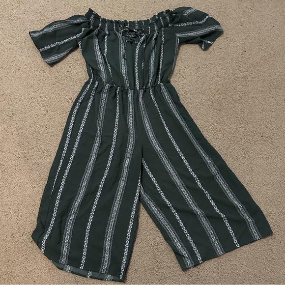 bailey blue Pants - Bailey Blue Olive off the shoulder wide leg jumpsuit, L